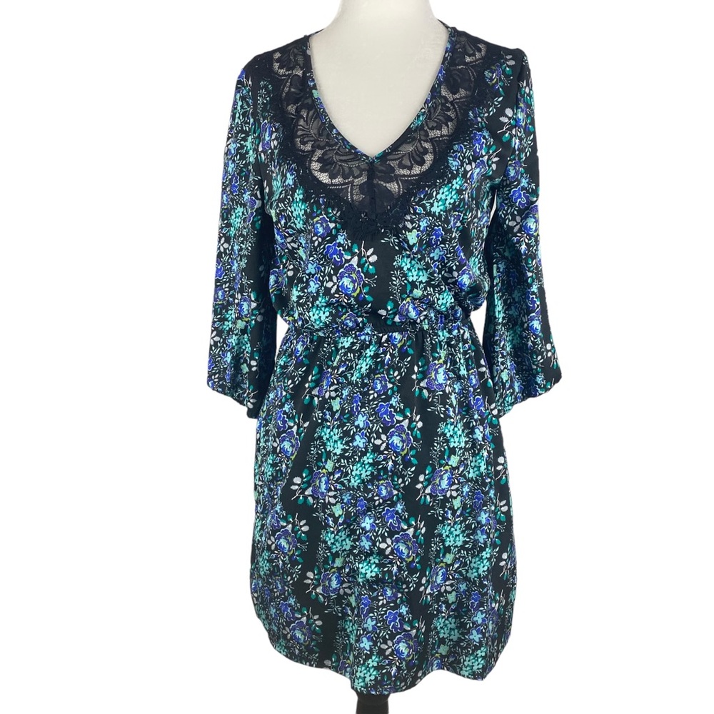 Charlotte Russe Floral V Neck Dress Lace Detail Size Small